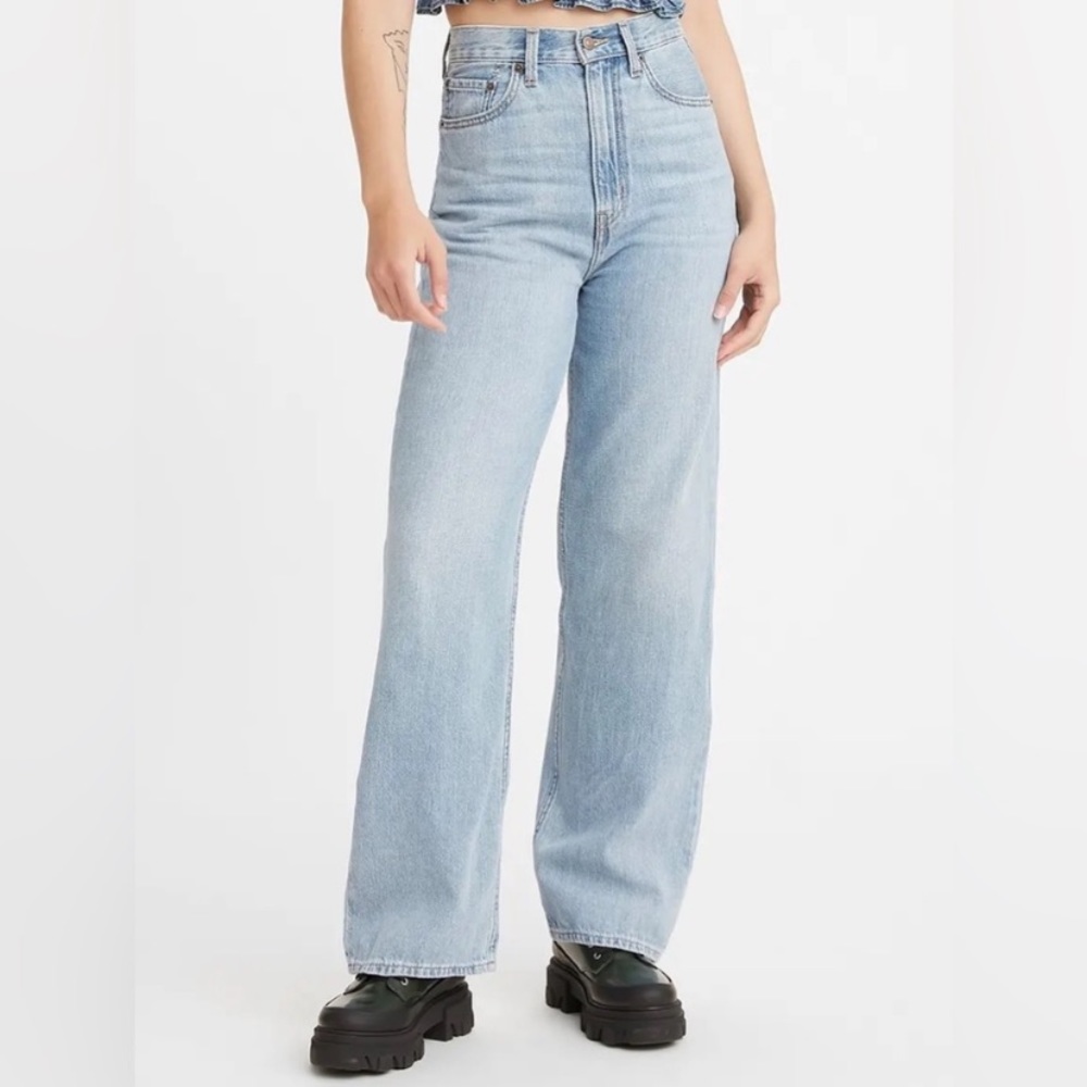 Let loose with this modern interpretation of classic 90’s style.